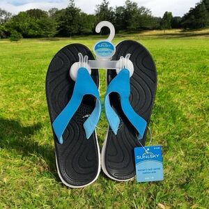 Sun & Sky Women's Blue Flip Flops